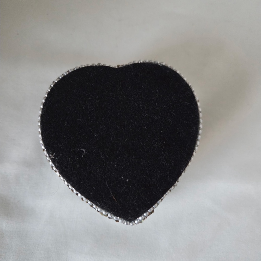 Unique Heart Shaped Beaded Trinket Jewelry Box Blue Felt Lined - Picture 2 of 6